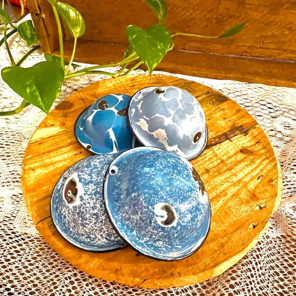 Vintage enamel bowls blue white salesman sample small farmhouse decor